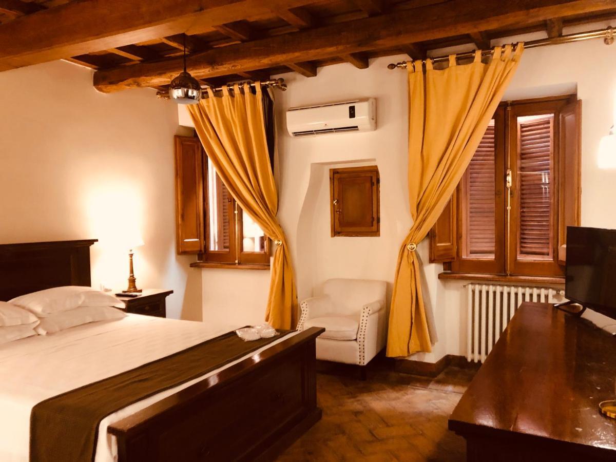 Castle Of Glamour Xvi Century Luxury Rome